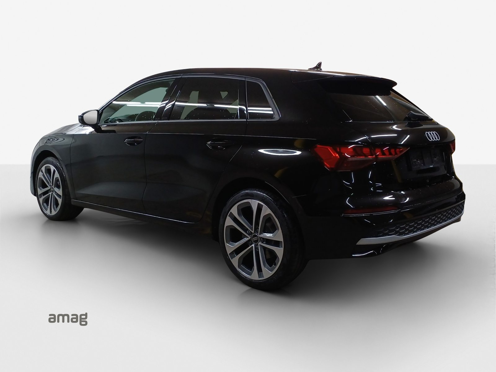 AUDI A3 Sportback TFSI 110 kW Attraction, Petrol, Ex-demonstrator, Automatic - 3
