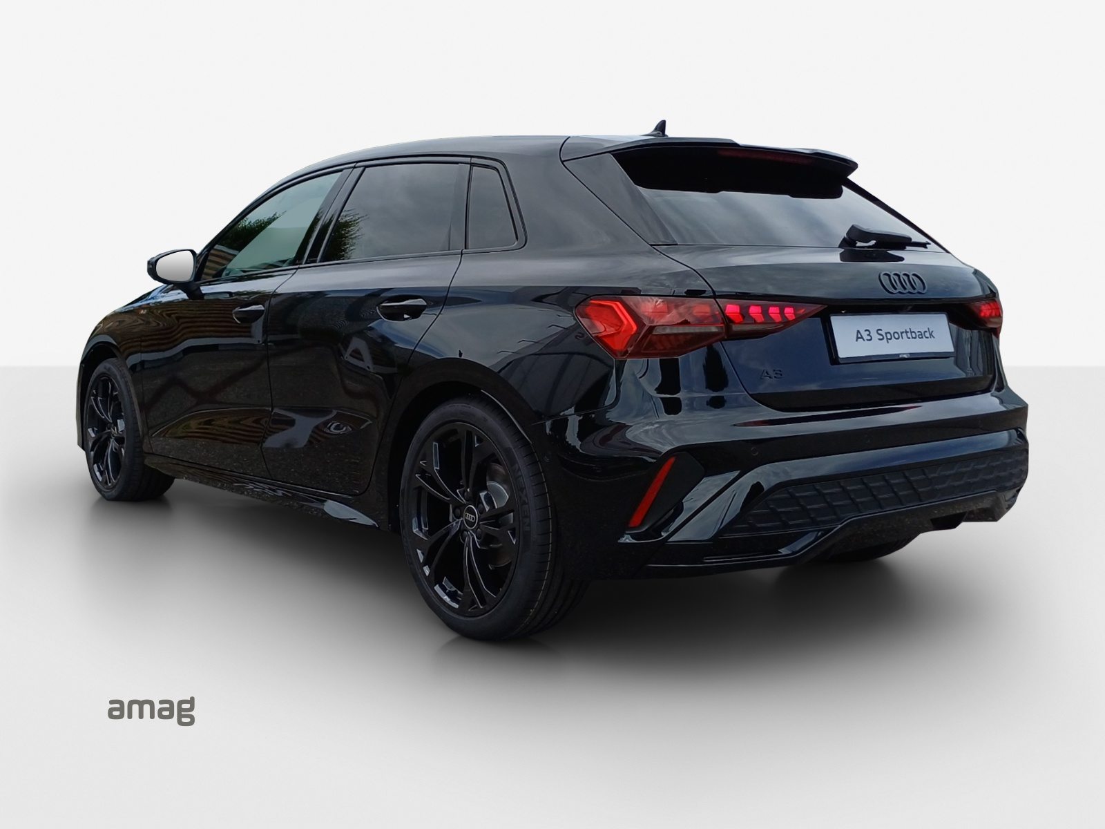 AUDI A3 Sportback TFSI 110 kW S line Attraction, Benzin, Vorführwagen, Automatik - 3