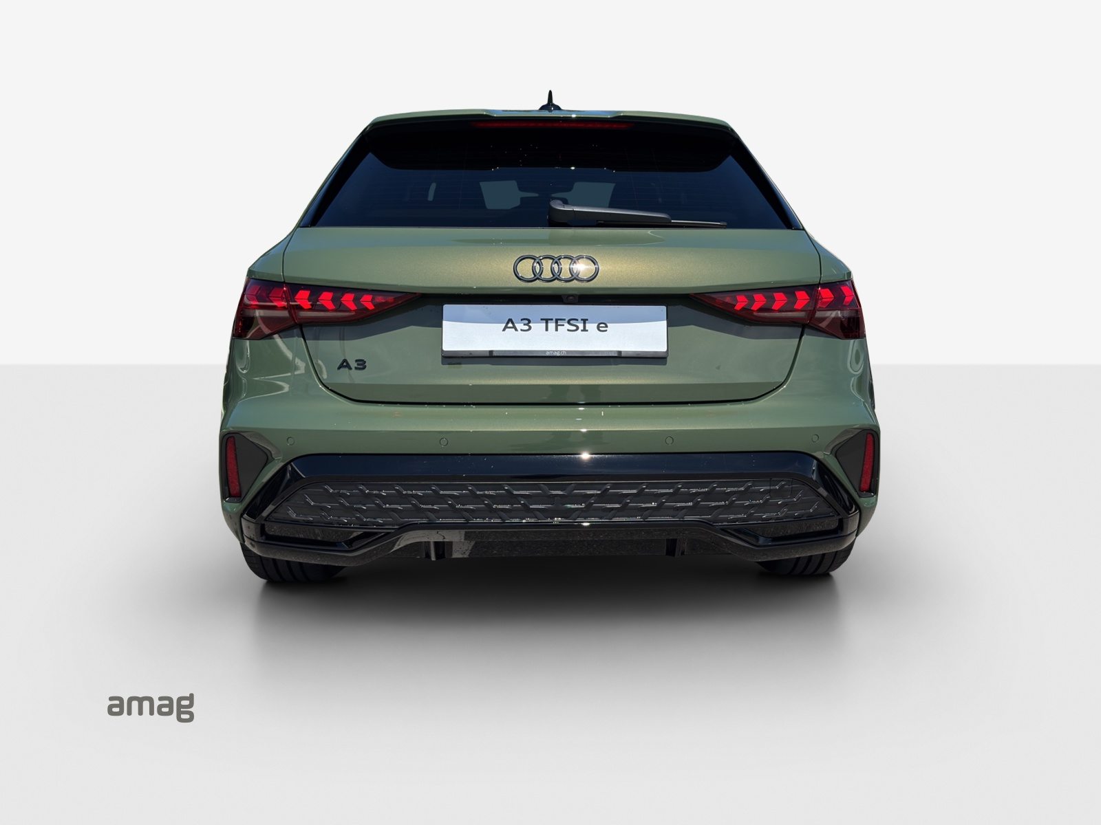AUDI A3 Sportback TFSI e 200 kW S line, Full-Hybrid Petrol/Electric, Ex-demonstrator, Automatic - 4