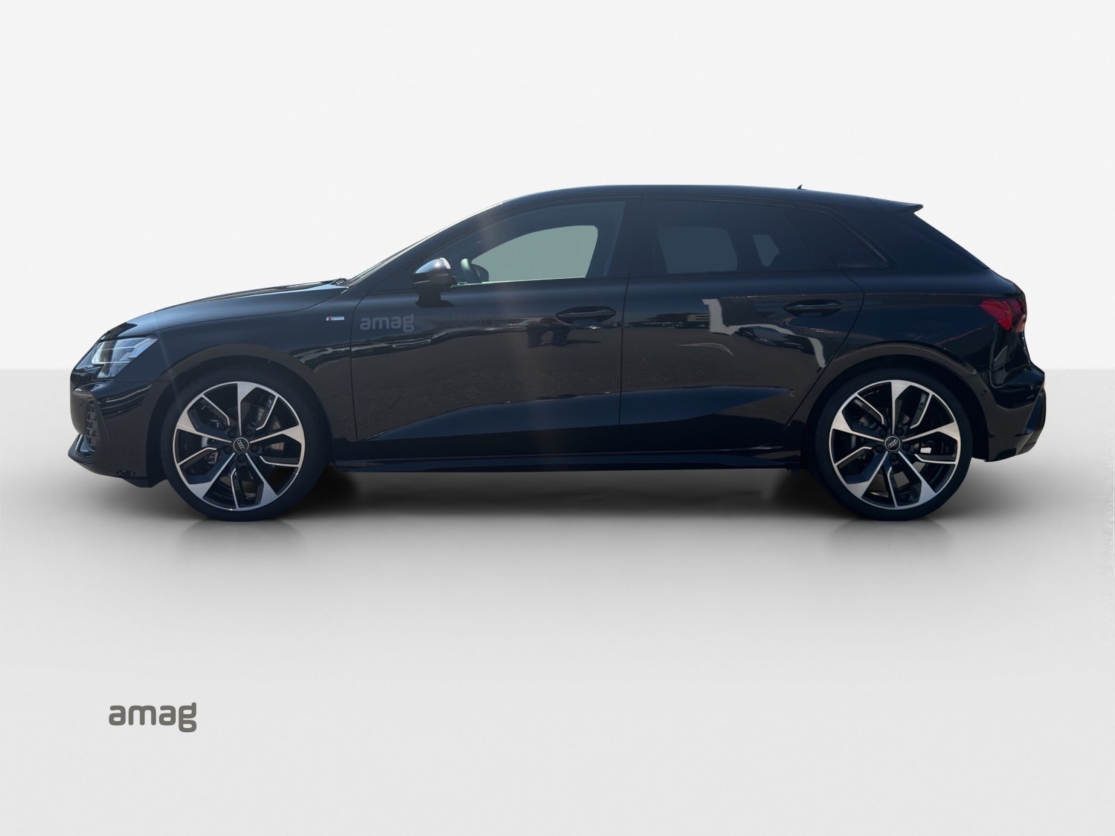 AUDI A3 Sportback TFSI 110 kW S line, Benzin, Vorführwagen, Automatik - 2