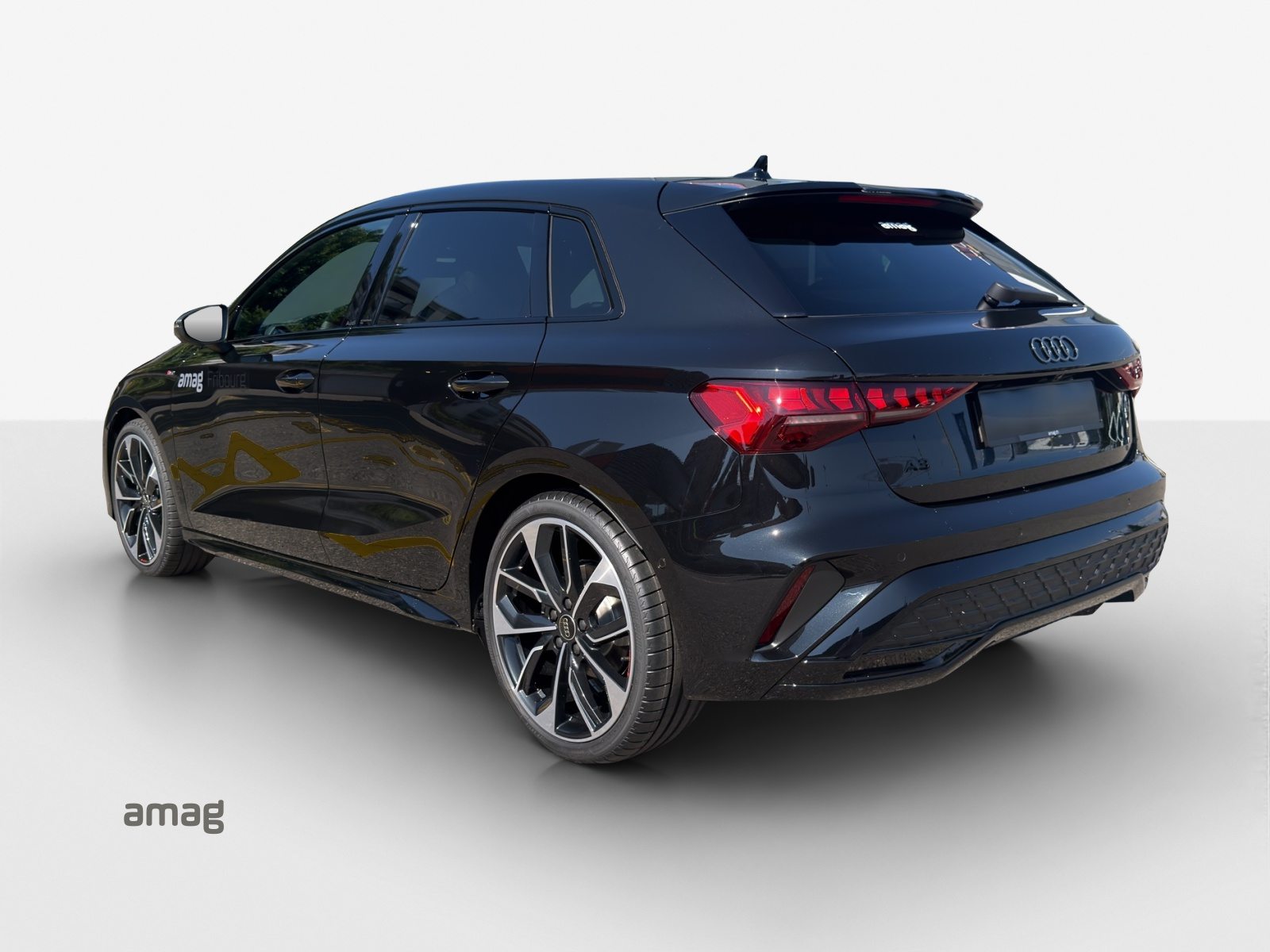 AUDI A3 Sportback TFSI 110 kW S line, Benzin, Vorführwagen, Automatik - 4
