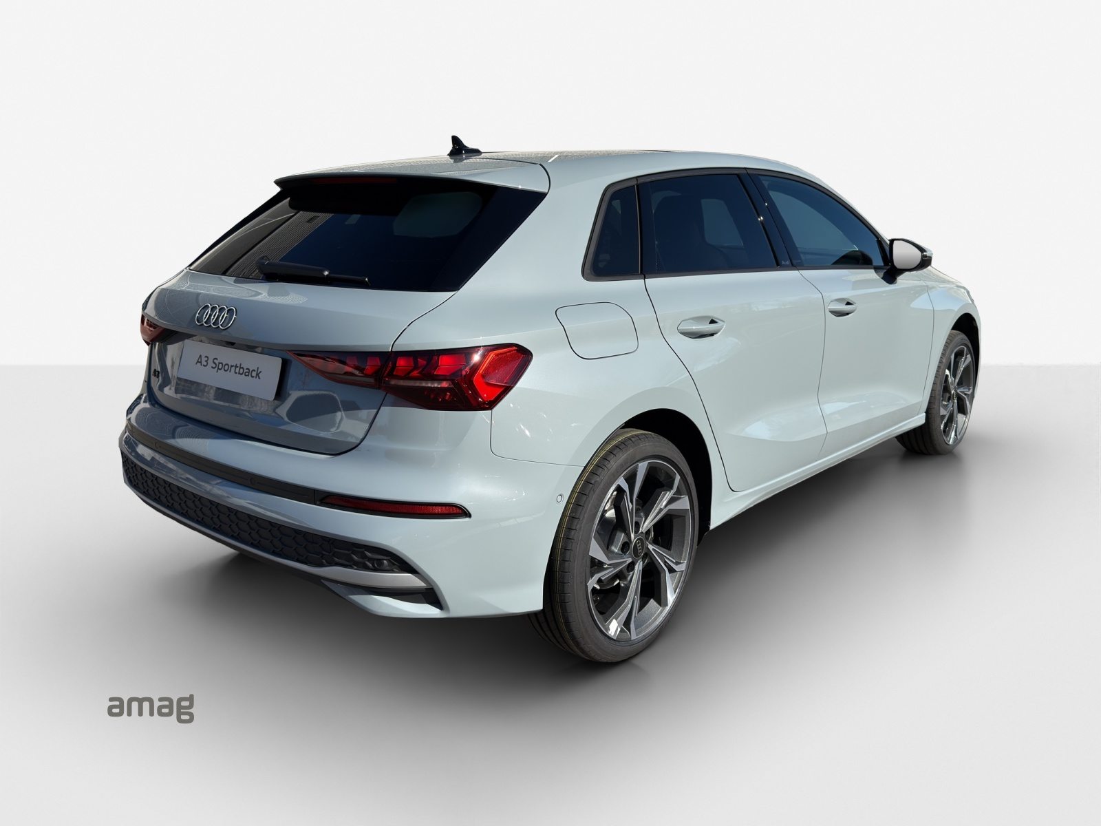 AUDI A3 Sportback TFSI 110 kW Attraction, Petrol, Automatic - 5