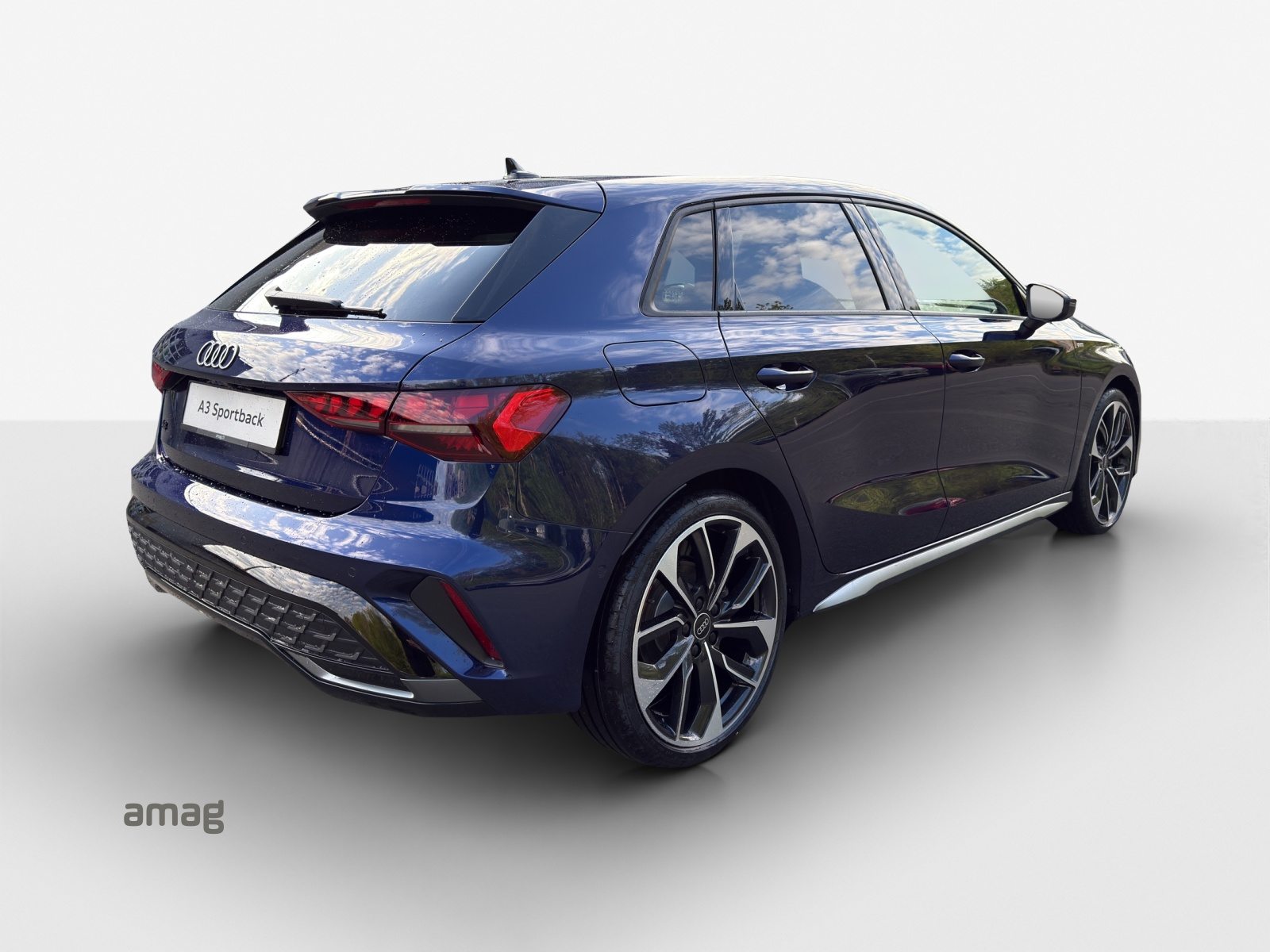 AUDI A3 Sportback TFSI 110 kW S line Attraction, Petrol, Automatic - 5