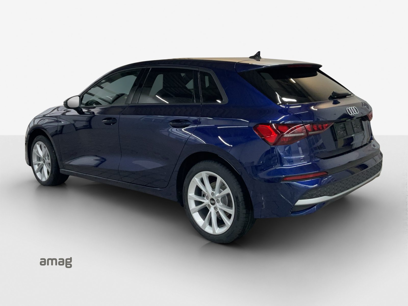 AUDI A3 Sportback TFSI 110 kW Attraction, Essence, Automatique - 3