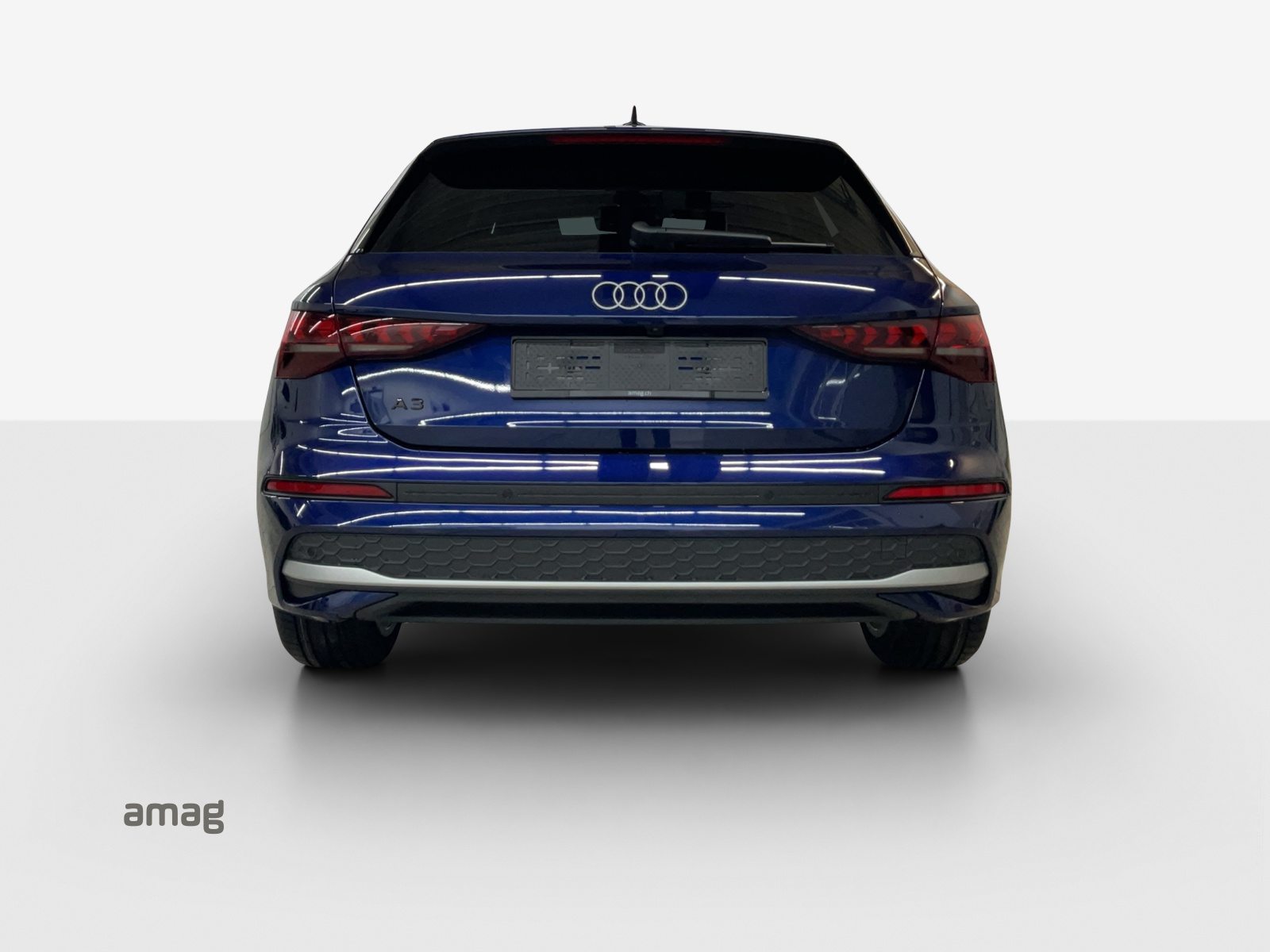 AUDI A3 Sportback TFSI 110 kW Attraction, Essence, Automatique - 4