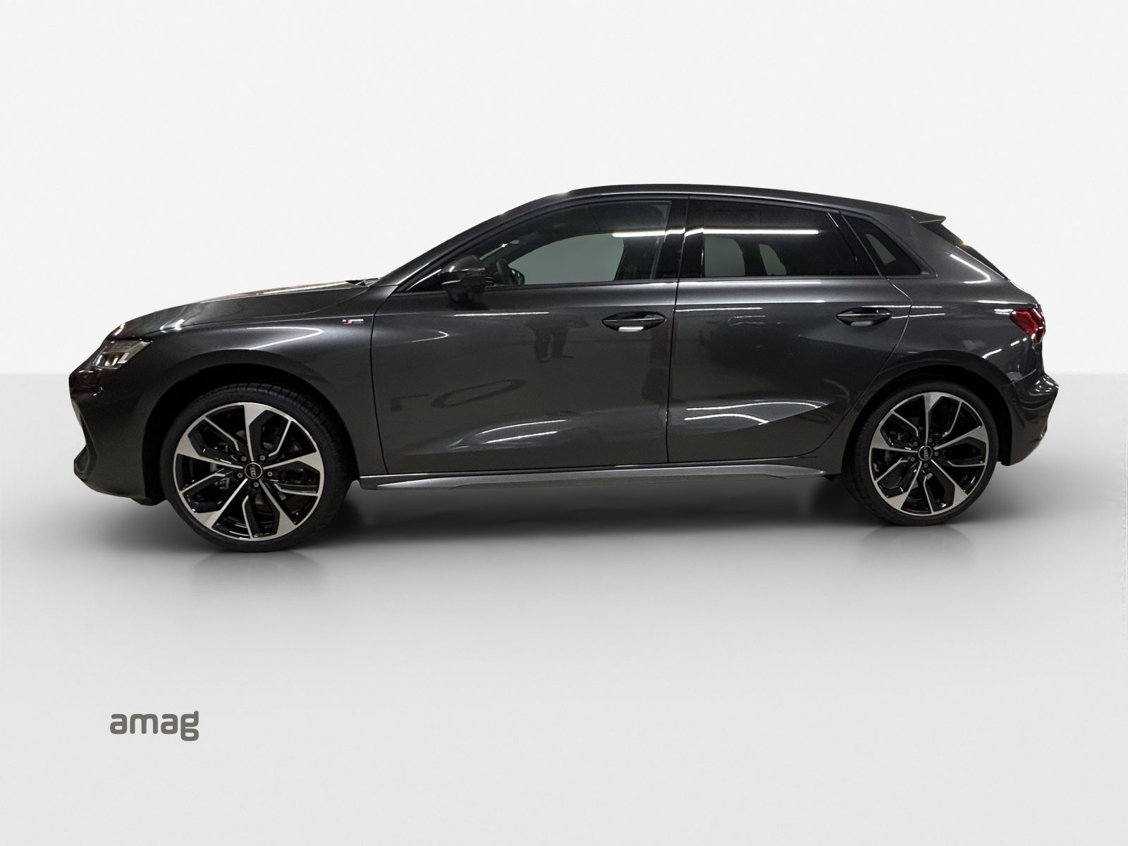 AUDI A3 Sportback TFSI 110 kW S line Attraction, Petrol, Automatic - 2