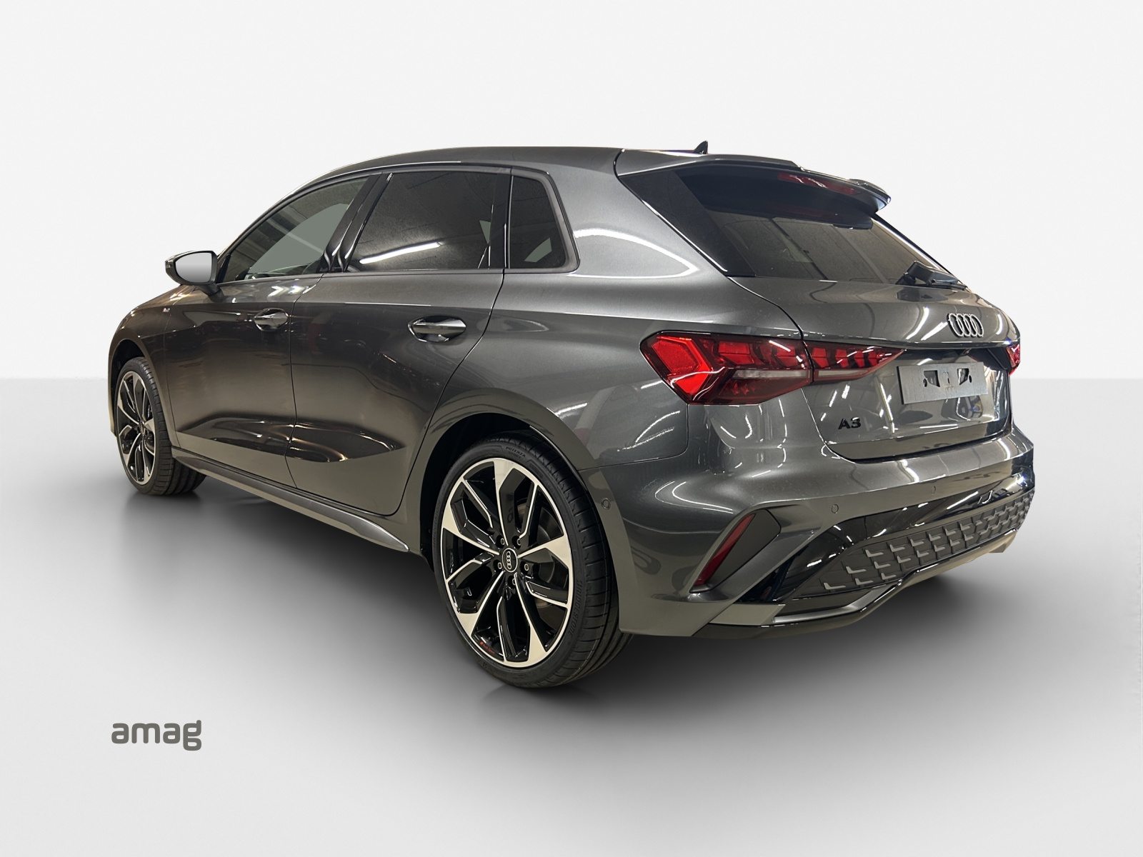 AUDI A3 Sportback TFSI 110 kW S line Attraction, Petrol, Automatic - 3