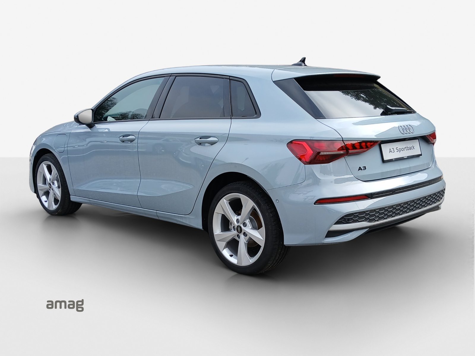 AUDI A3 Sportback 40 TFSI e Attraction, Hybride Intégral Essence/Électricité, Automatique - 2