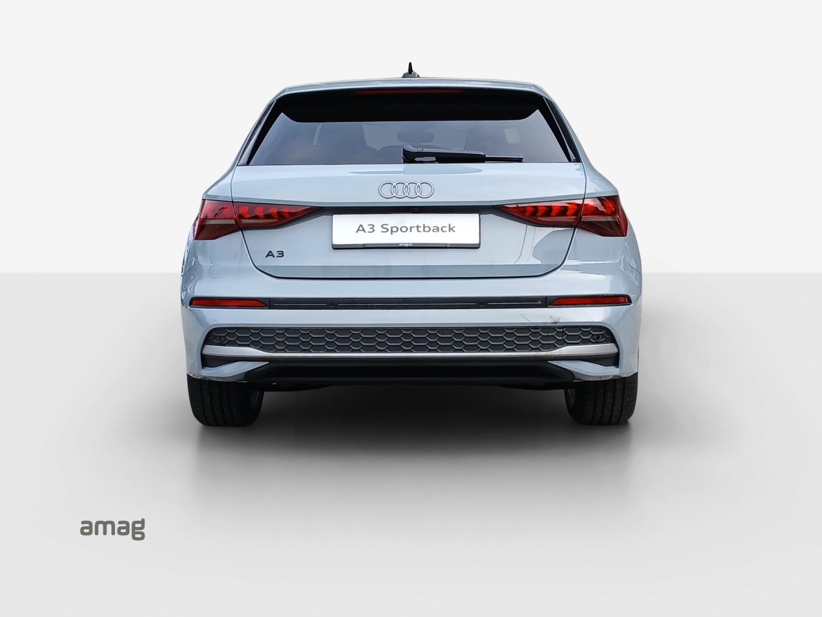 AUDI A3 Sportback 40 TFSI e Attraction, Hybride Intégral Essence/Électricité, Automatique - 3