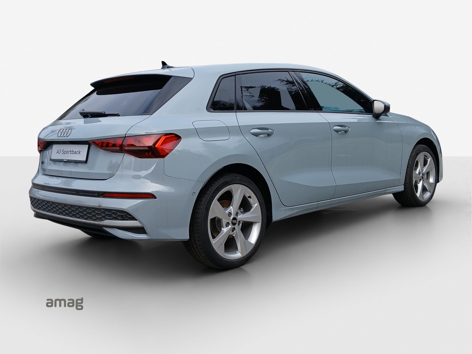 AUDI A3 Sportback 40 TFSI e Attraction, Hybride Intégral Essence/Électricité, Automatique - 4