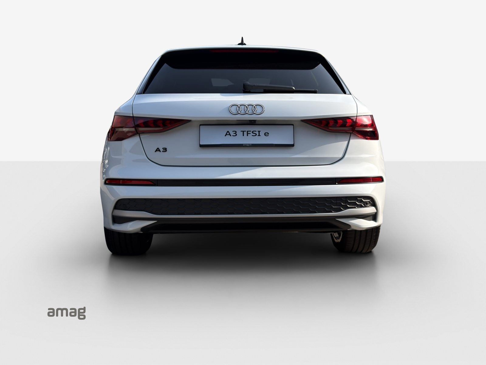 AUDI A3 Sportback 40 TFSI e Attraction, Hybride Intégral Essence/Électricité, Automatique - 4