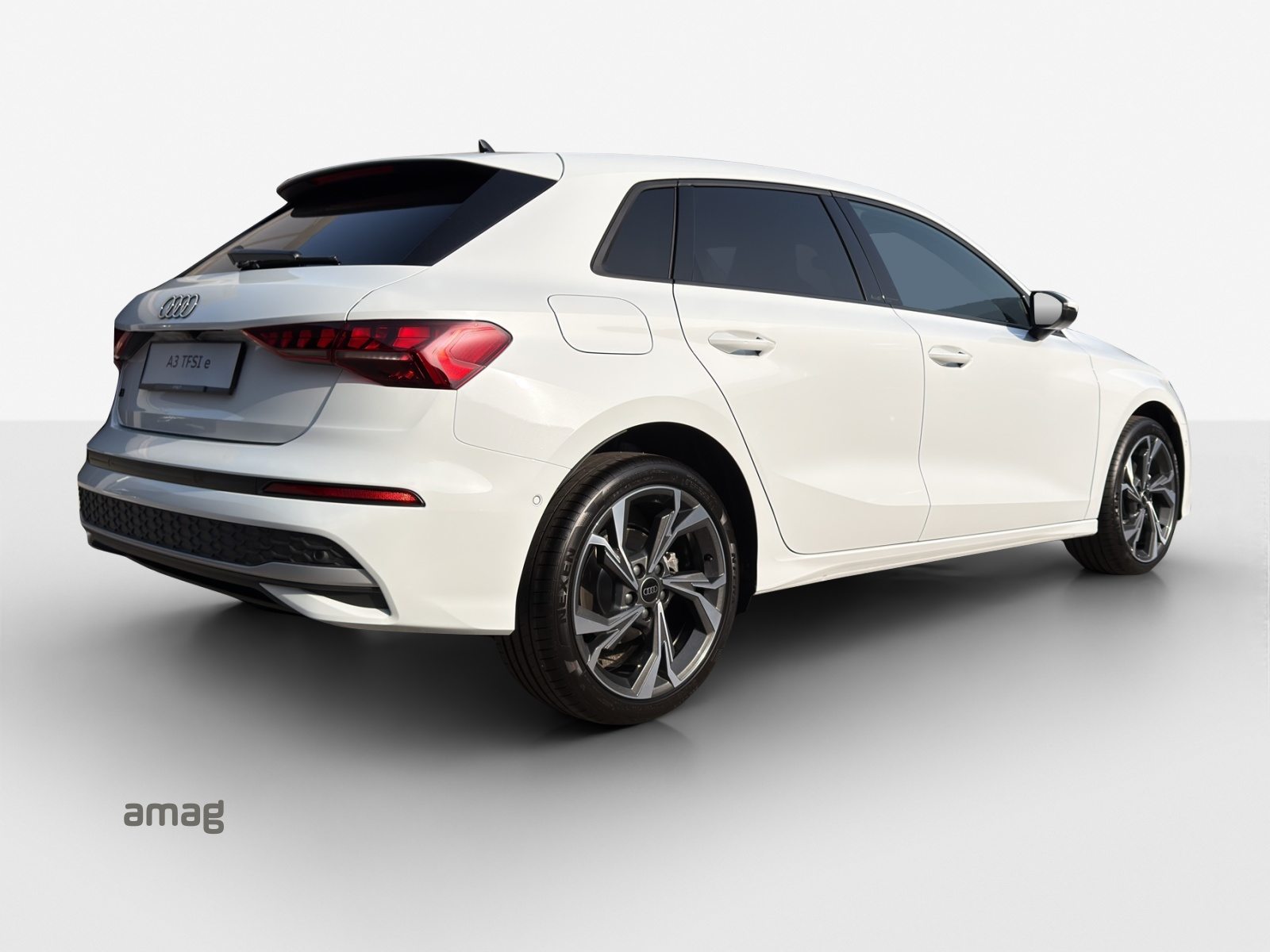 AUDI A3 Sportback 40 TFSI e Attraction, Hybride Intégral Essence/Électricité, Automatique - 5