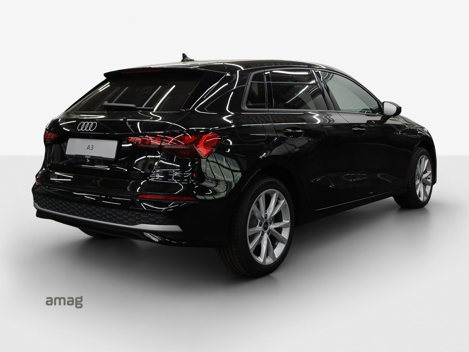 AUDI A3 Sportback TFSI 110 kW Attraction, Petrol, Automatic - 5