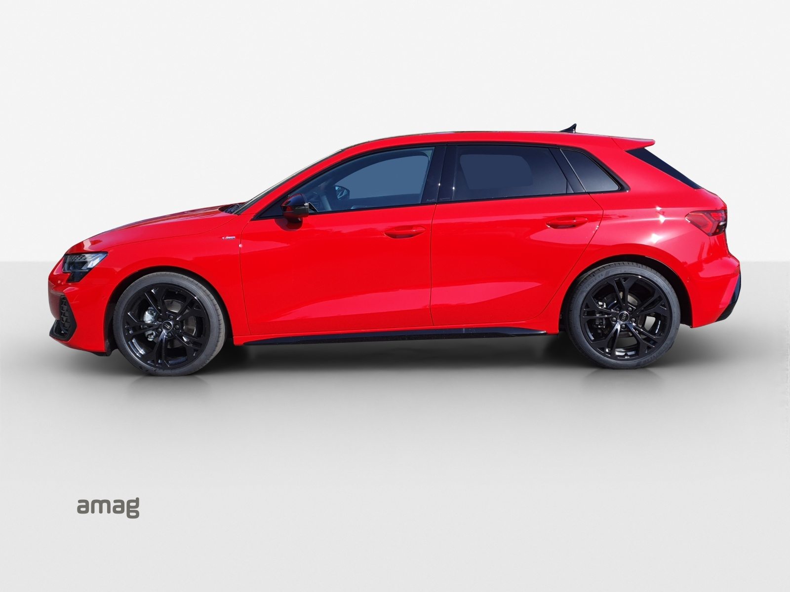 AUDI A3 Sportback TFSI 110 kW S line Attraction, Benzin, Automatik - 2