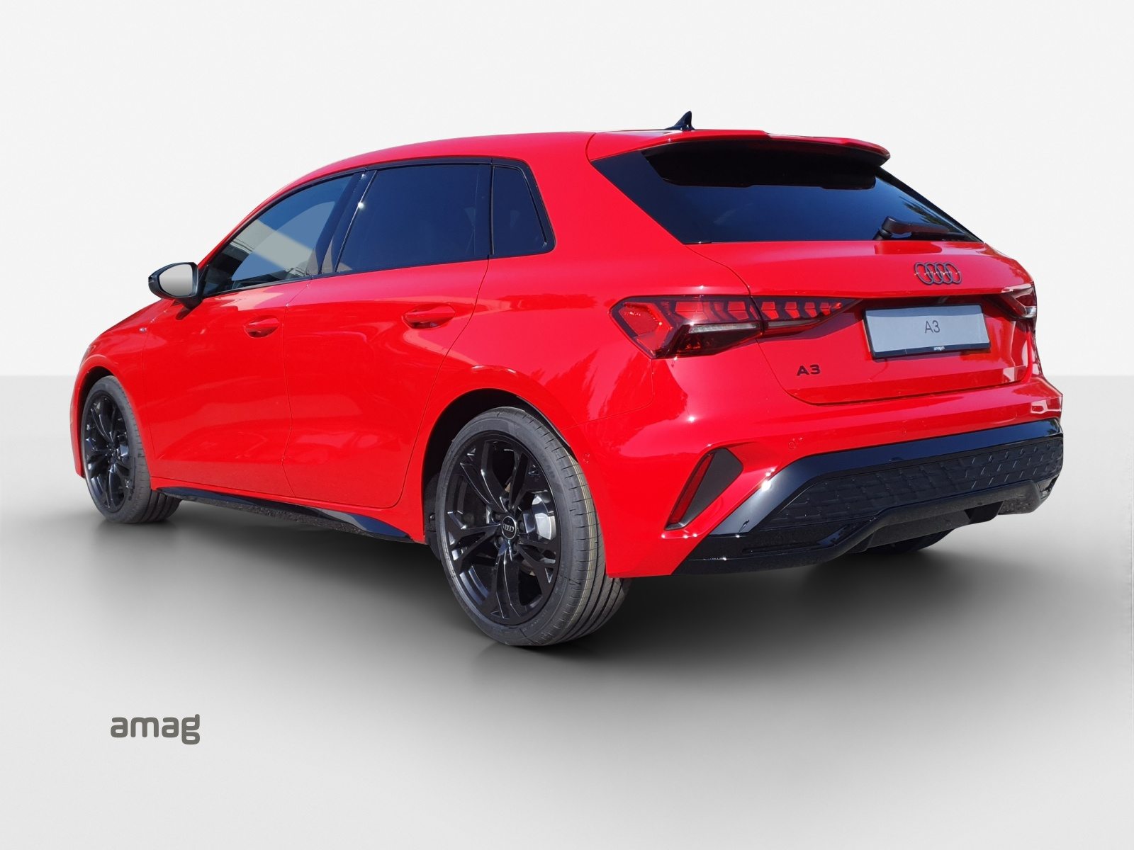 AUDI A3 Sportback TFSI 110 kW S line Attraction, Benzin, Automatik - 3