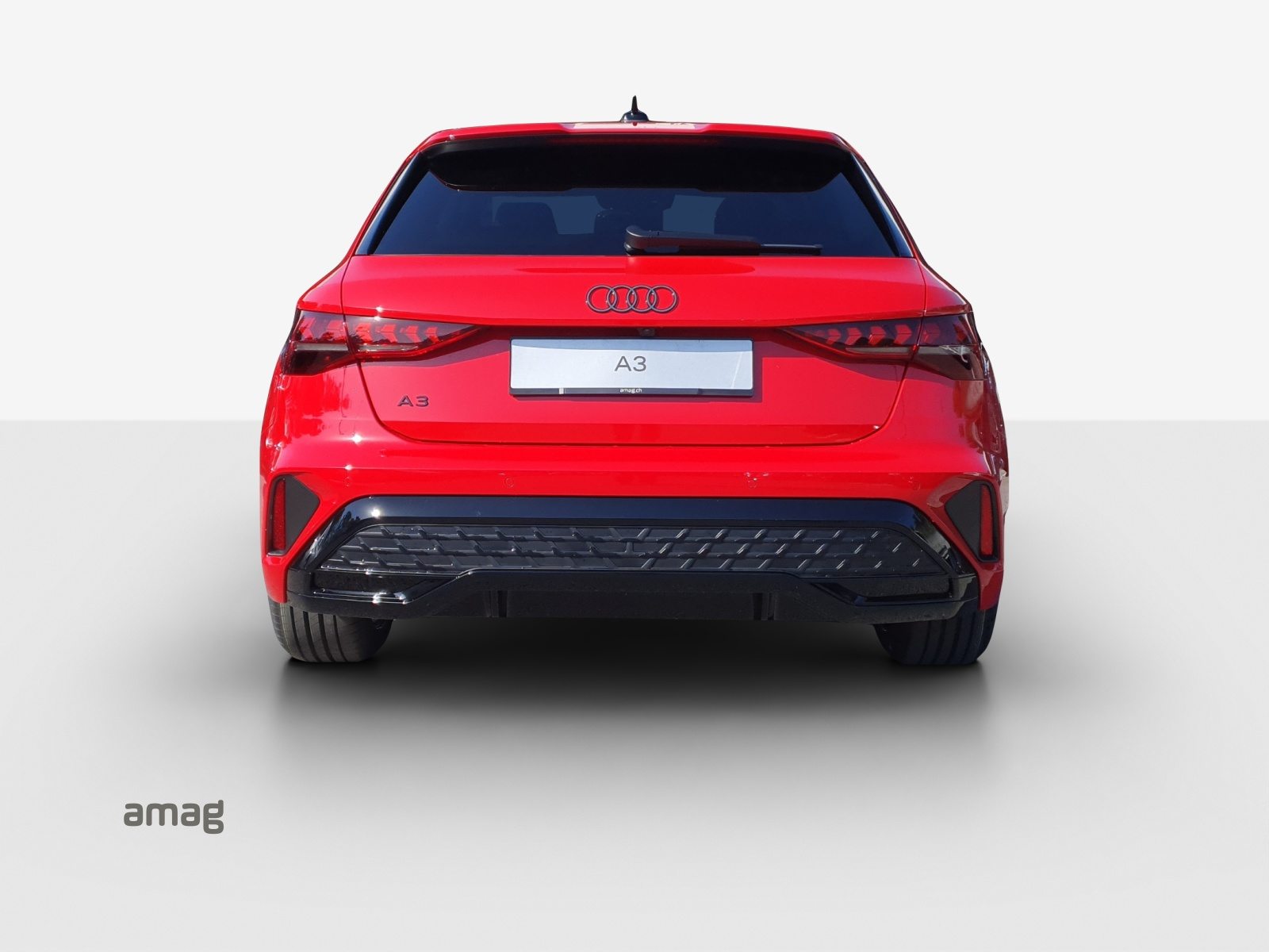 AUDI A3 Sportback TFSI 110 kW S line Attraction, Benzin, Automatik - 4