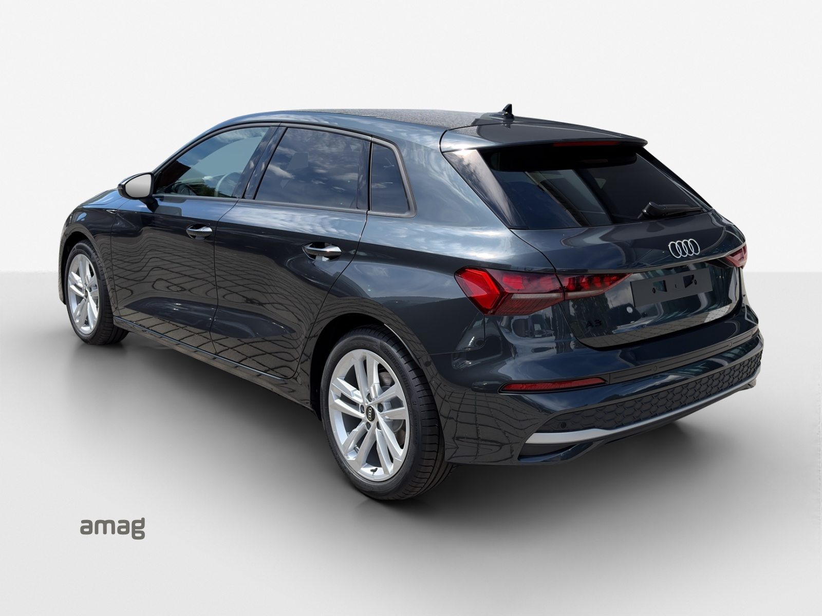 AUDI A3 Sportback TFSI 110 kW Attraction, Petrol, Automatic - 3