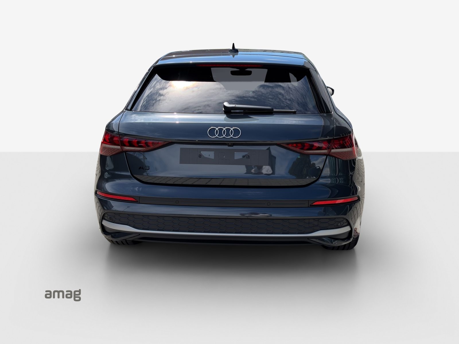 AUDI A3 Sportback TFSI 110 kW Attraction, Petrol, Automatic - 4