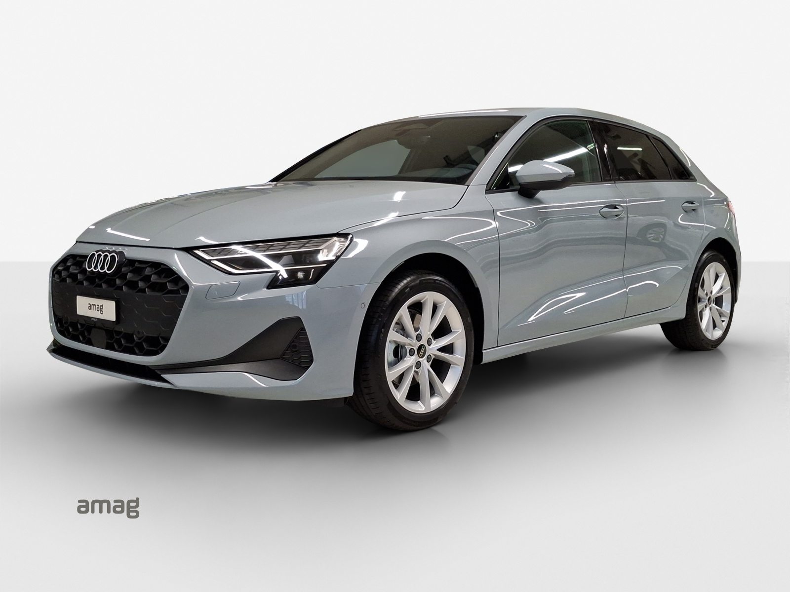 AUDI A3 Sportback TFSI 110 kW Attraction, Petrol, Automatic - 2