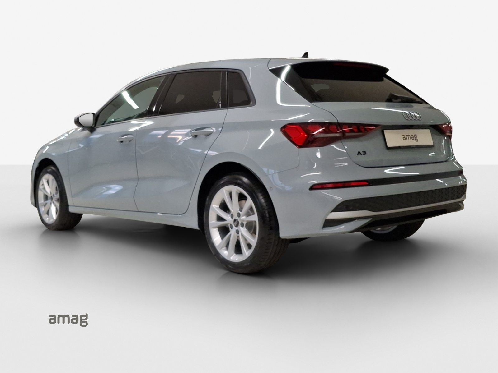 AUDI A3 Sportback TFSI 110 kW Attraction, Petrol, Automatic - 3