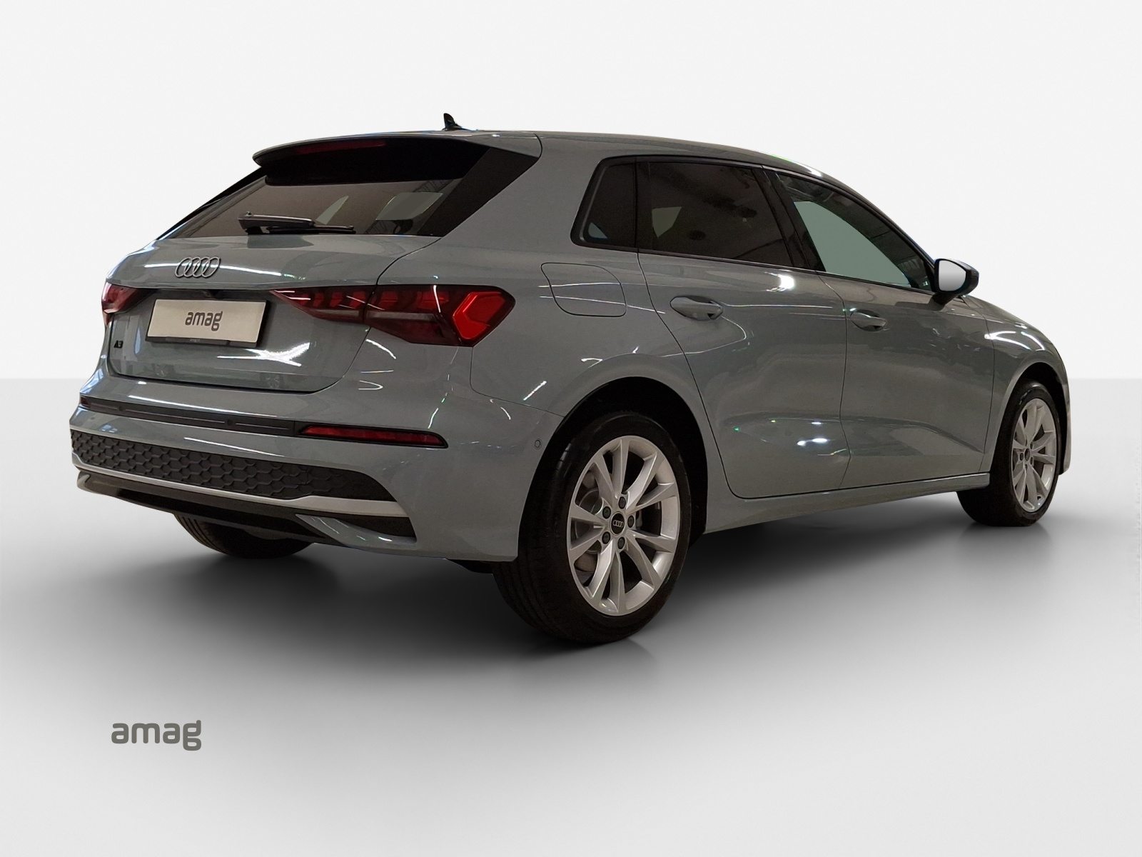 AUDI A3 Sportback TFSI 110 kW Attraction, Petrol, Automatic - 5