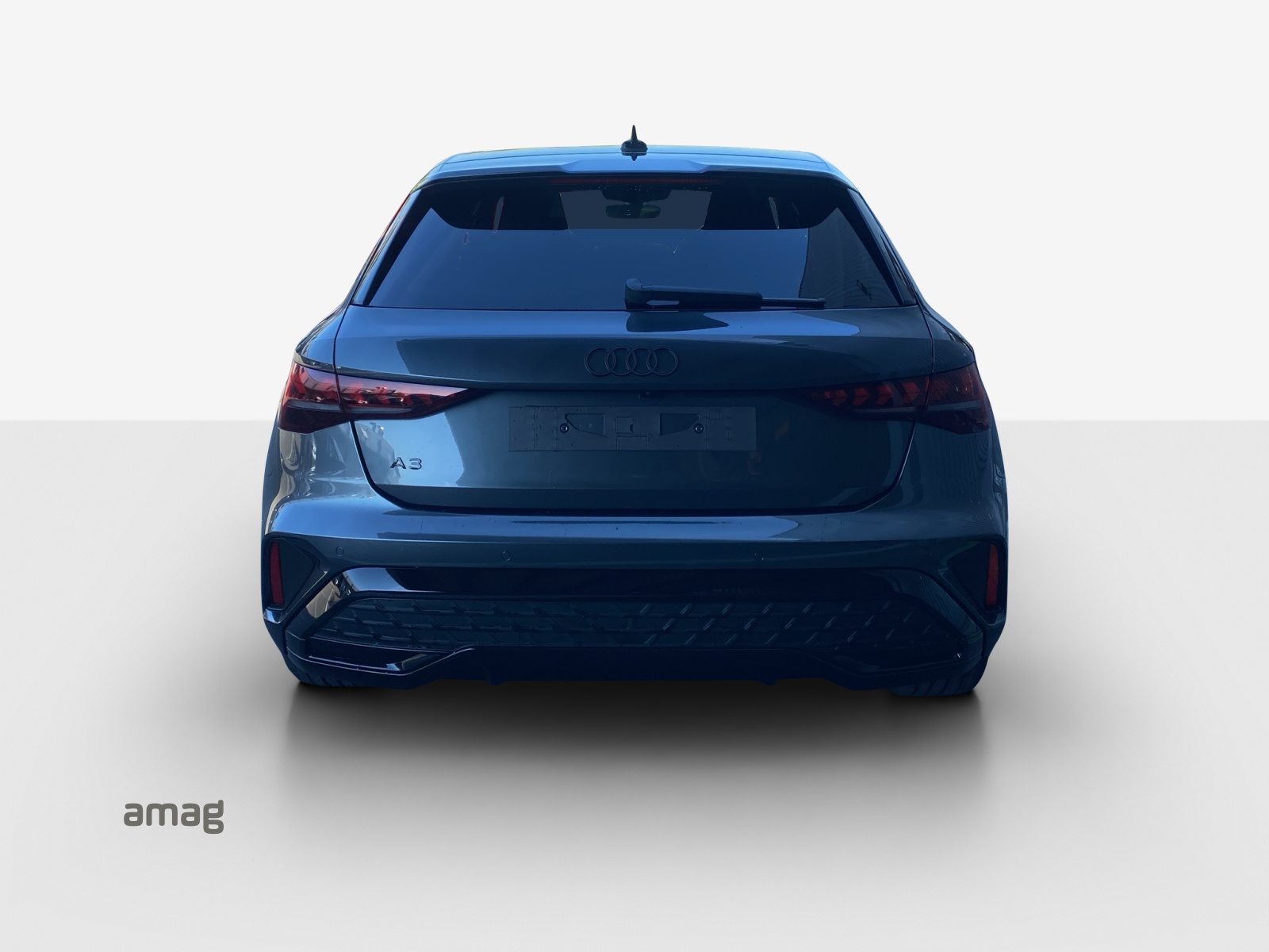 AUDI A3 Sportback TFSI e 200 kW S line Attraction, Full-Hybrid Petrol/Electric, Automatic - 4