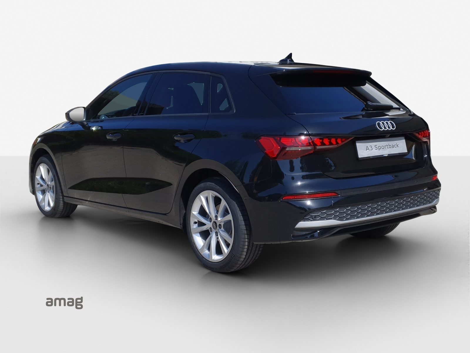 AUDI A3 Sportback TFSI 110 kW Attraction, Essence, Automatique - 3