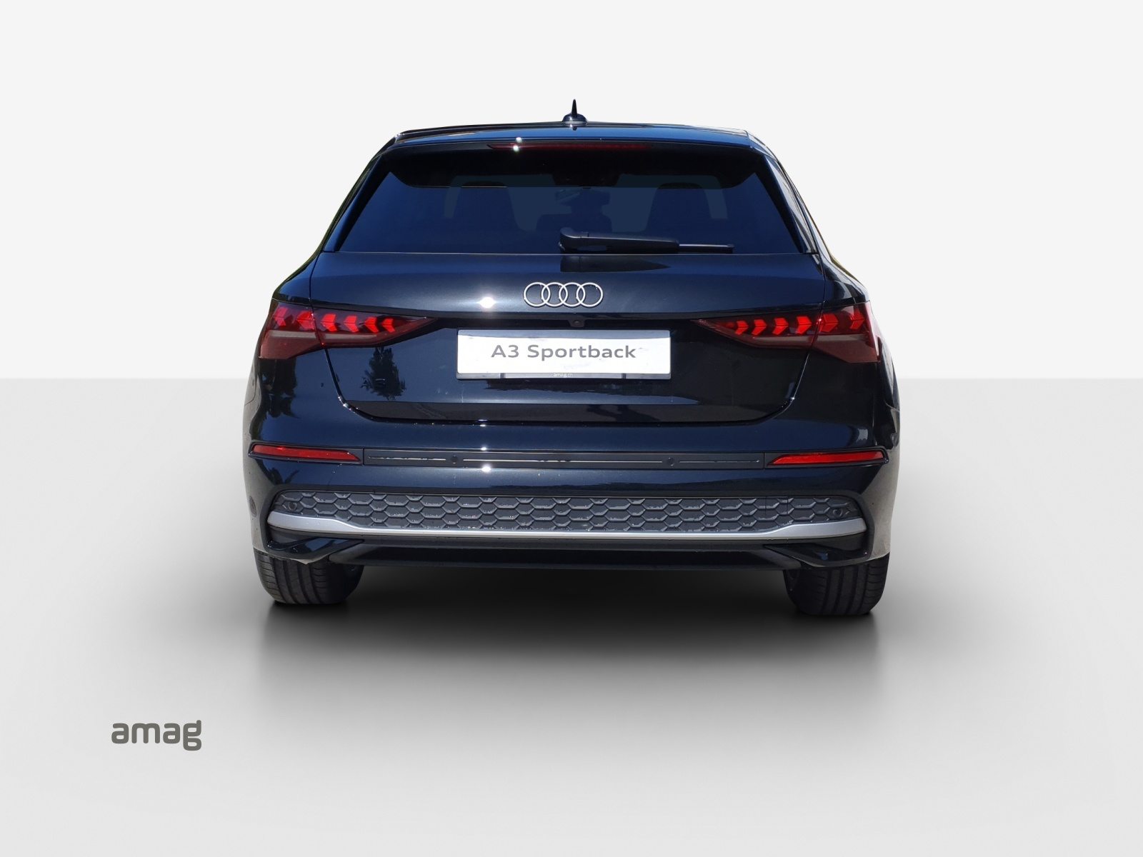 AUDI A3 Sportback TFSI 110 kW Attraction, Essence, Automatique - 4