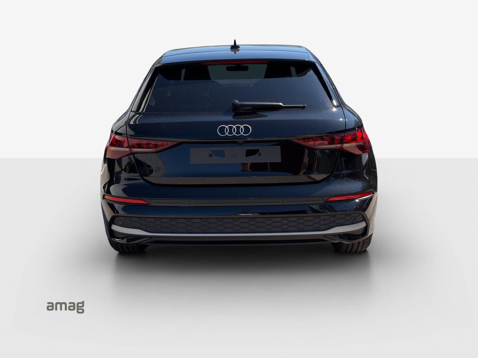 AUDI A3 Sportback TFSI 110 kW Attraction, Benzina, Automatico - 4