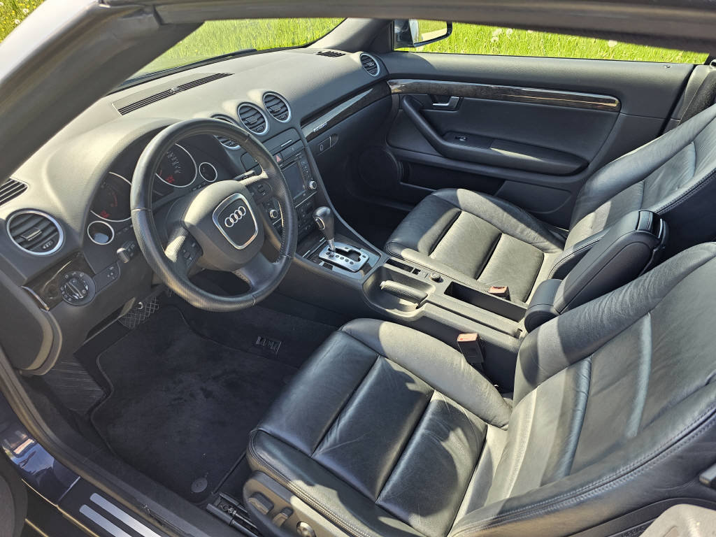 AUDI A4 Cabriolet 3.2 V6 quattro, Petrol, Second hand / Used, Automatic - 3