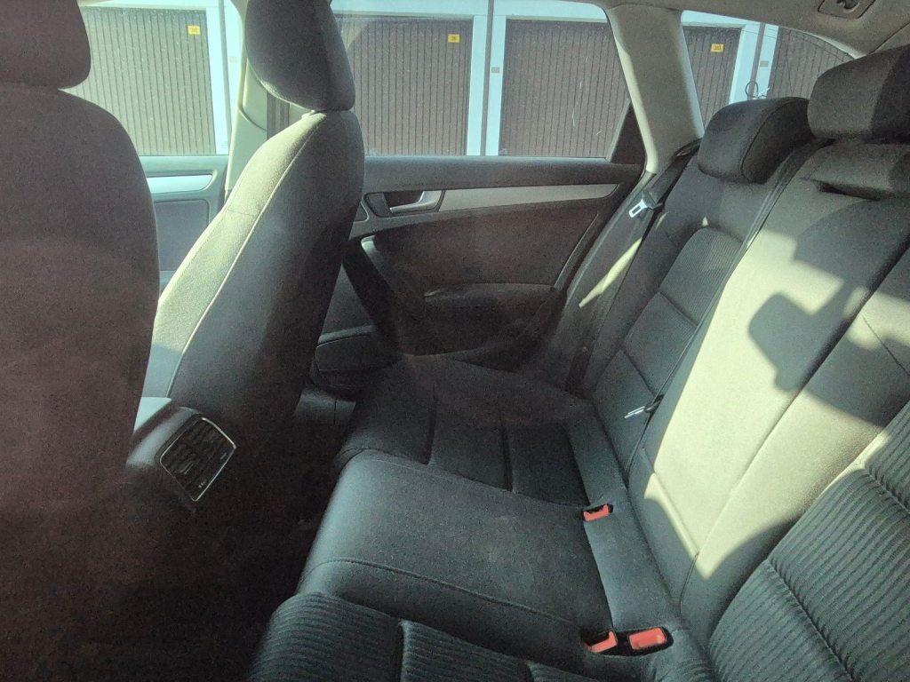 AUDI A4 1.8 TFSI 160 M-Tronic, Benzin, Occasion / Gebraucht, Automatik - 7