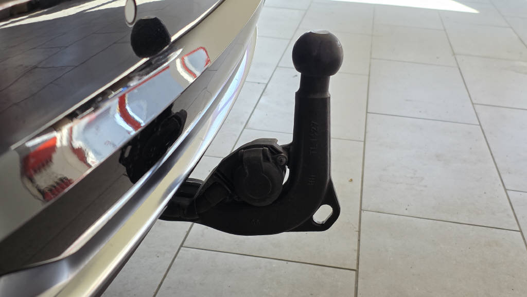 AUDI A4 Avant 2.0 40 TDI Advanced Attraction quattro S-Tronic, Mild-Hybrid Diesel/Elektro, Occasion / Gebraucht, Automat - 5