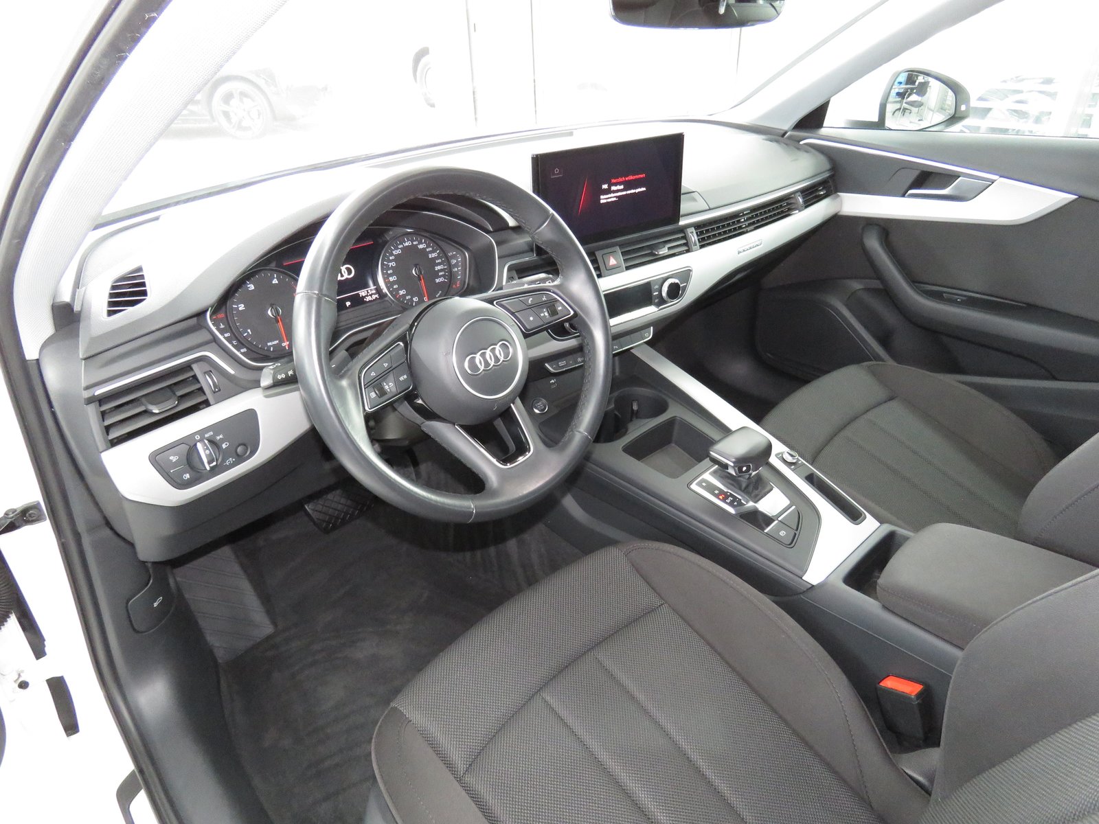 AUDI A4 Avant 40 TDI S line Attraction Quattro S-tronic, Diesel, Occasion / Utilisé, Automatique - 7