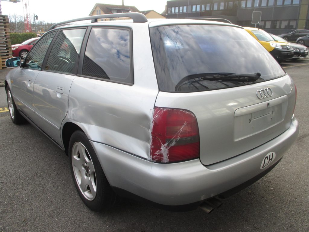AUDI A4 Avant 1.8 20V Turbo, Petrol, Second hand / Used, Manual - 6