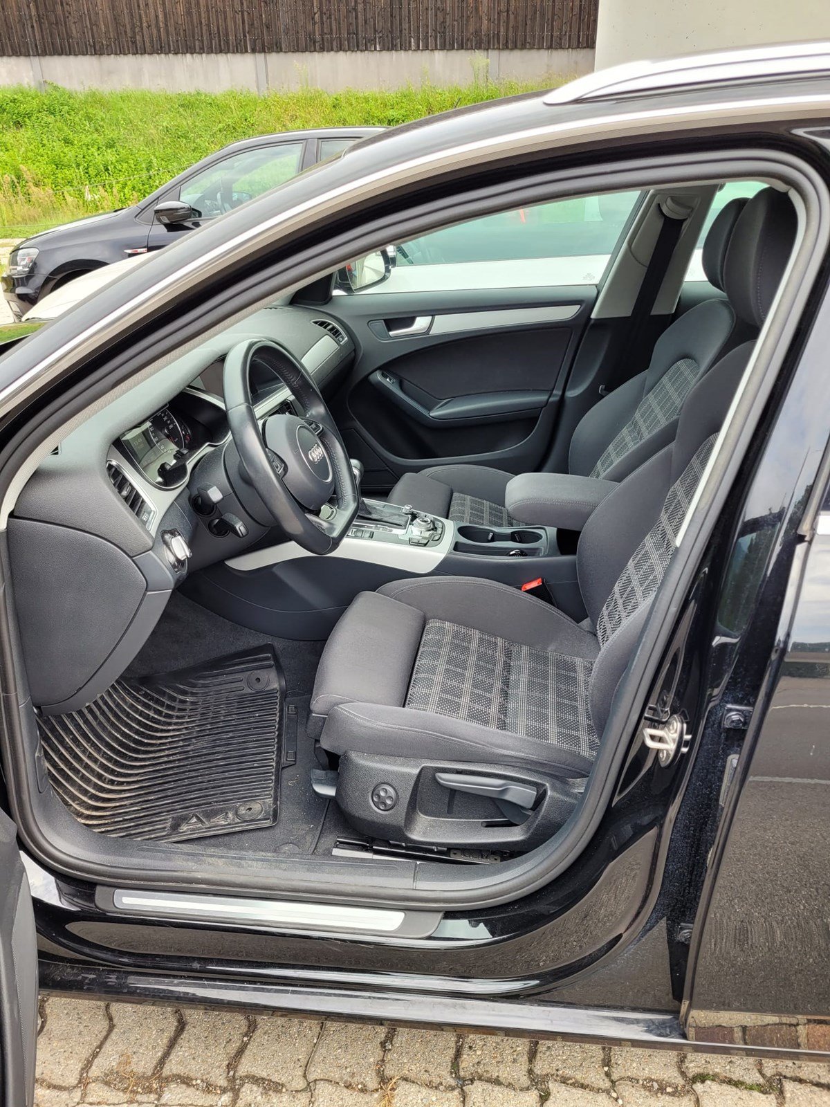 AUDI A4 Avant 2.0 TDI Attraction multitronic, Diesel, Occasion / Utilisé, Automatique - 7