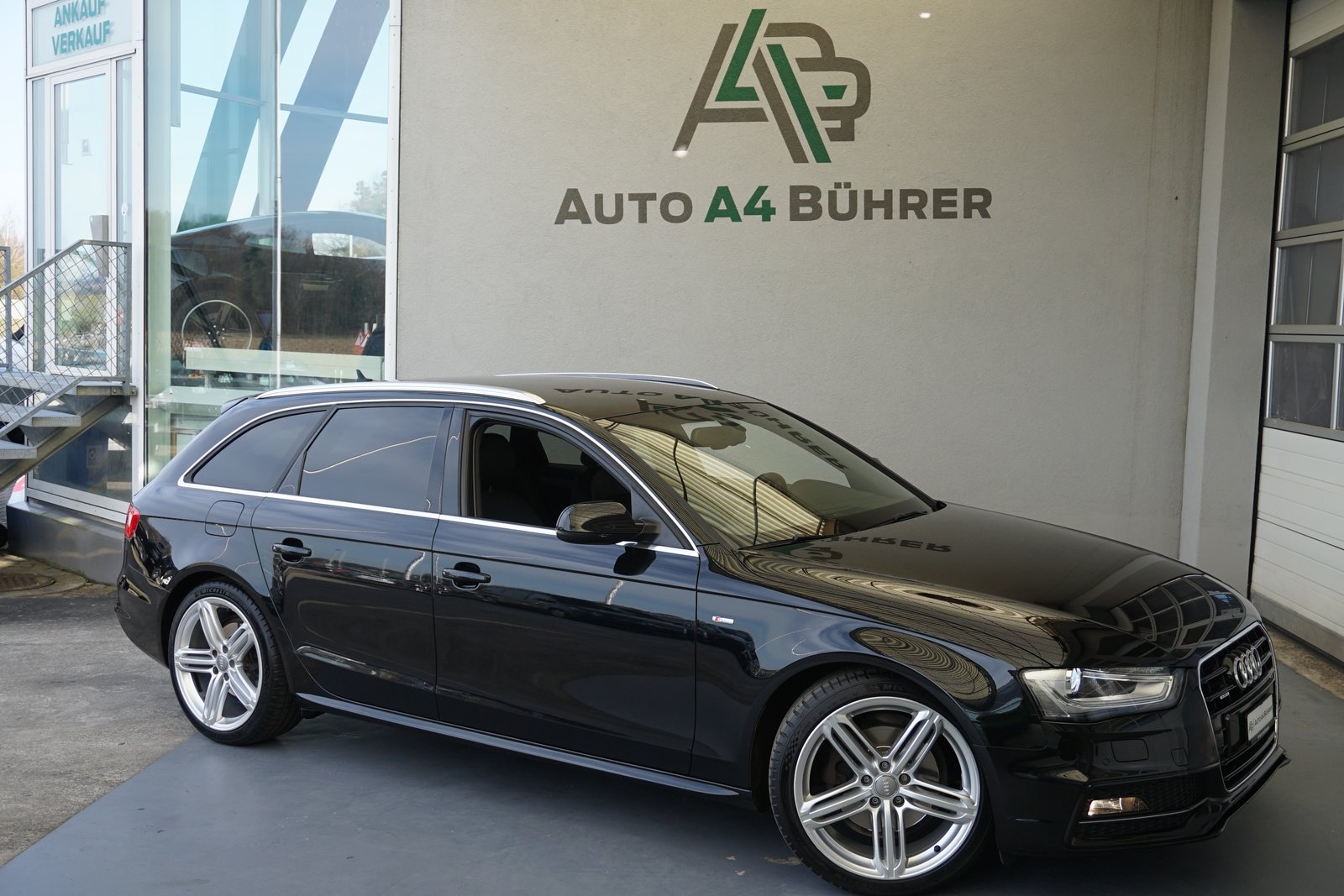 AUDI A4 Avant 2.0 TDI quattro S-Line 190PS, Diesel, Second hand / Used, Automatic - 2