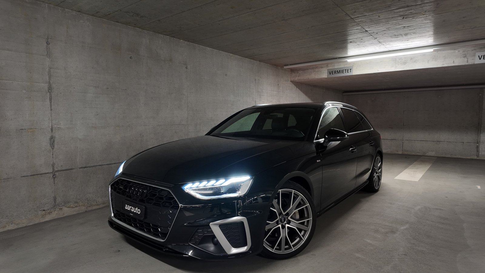 AUDI A4 Avant 40 TDI S line quattro S-tronic