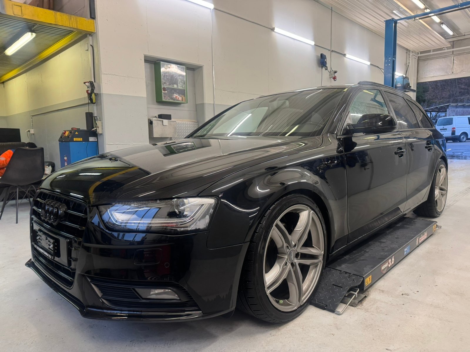 AUDI A4 Avant 2.0 TDI Attraction multitronic