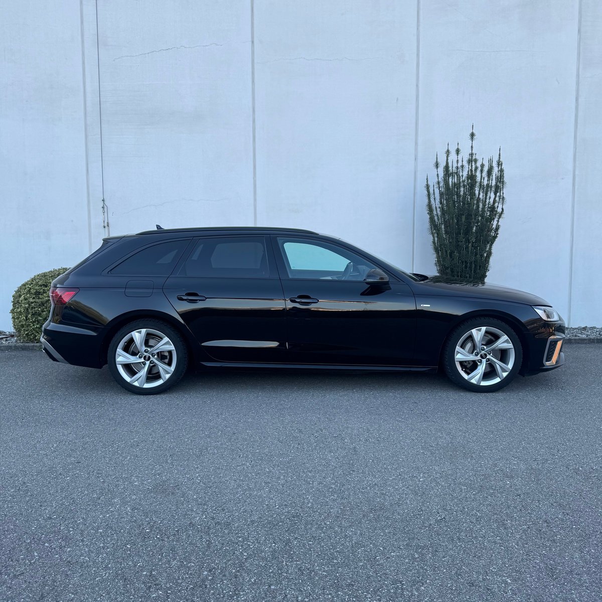 AUDI A4 Avant 40 TDI S line quattro S-tronic, Diesel, Occasion / Gebraucht, Automatik - 2