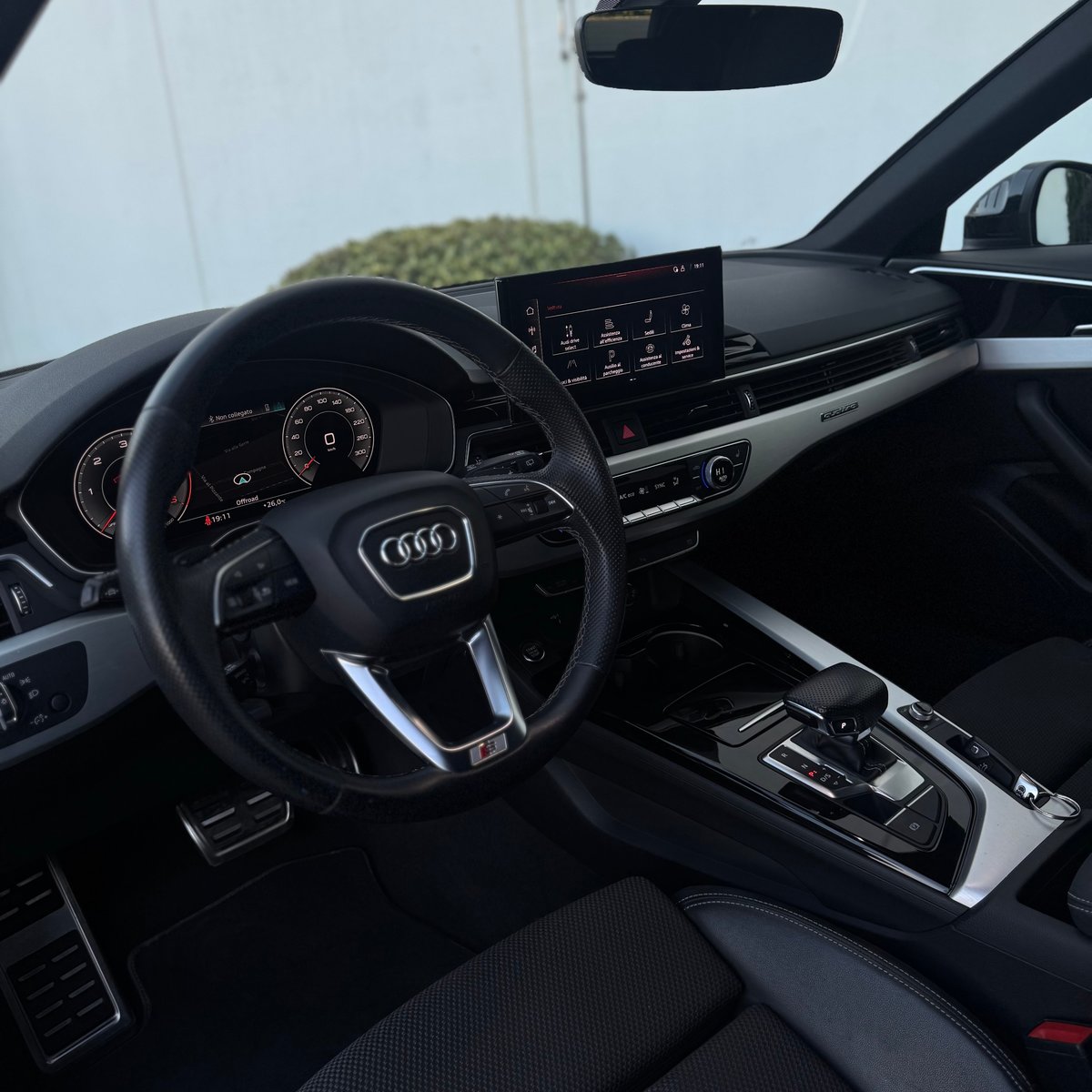 AUDI A4 Avant 40 TDI S line quattro S-tronic, Diesel, Occasion / Gebraucht, Automatik - 7