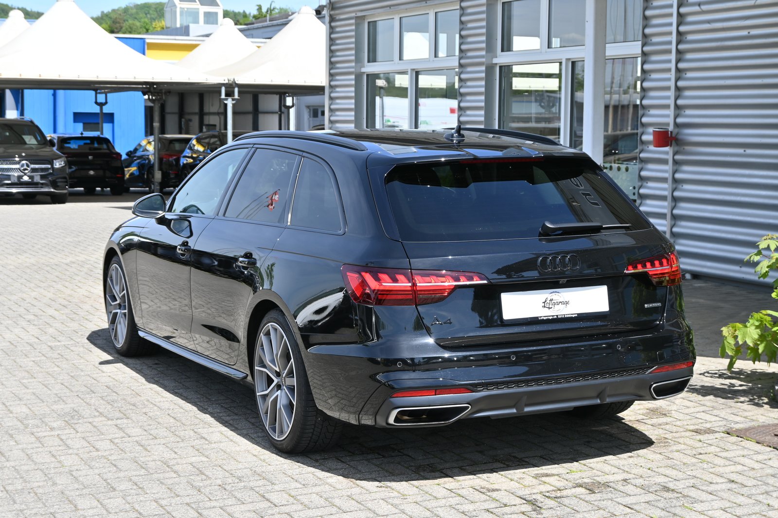 AUDI A4 Avant 40 TDI S line Competition Black quattro S-tron, Diesel, Occasion / Utilisé, Automatique - 7