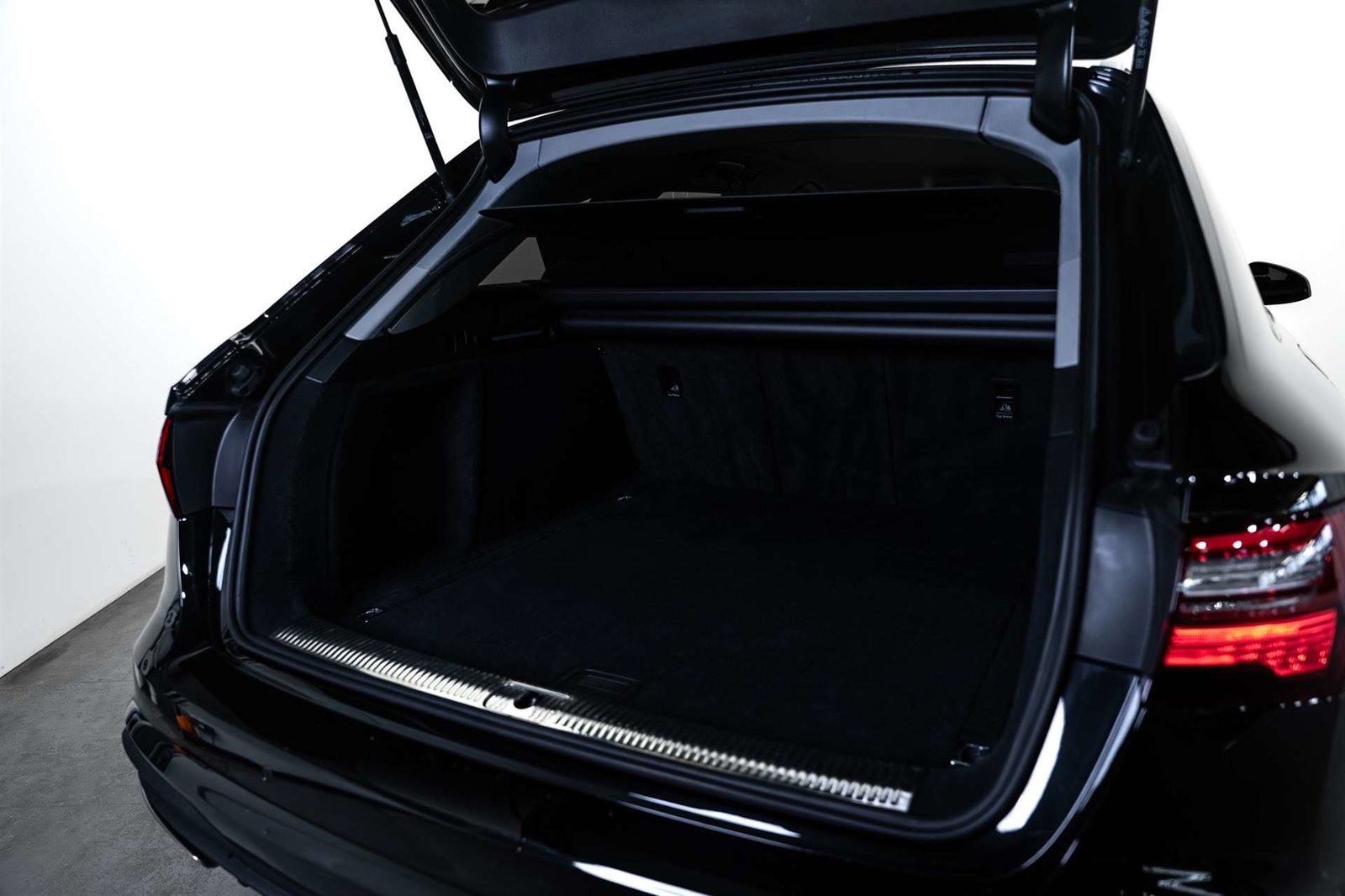 AUDI A4 Avant 35 TFSI S-tronic, Hybride Léger Essence/Électricité, Occasion / Utilisé, Automatique - 5