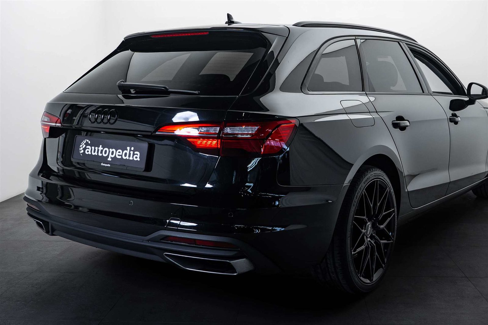AUDI A4 Avant 35 TFSI S-tronic, Mild-Hybrid Petrol/Electric, Second hand / Used, Automatic - 4