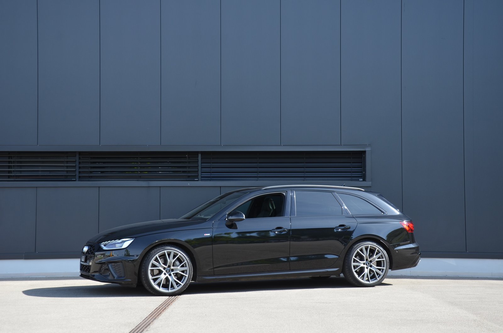 AUDI A4 Avant 45 TFSI S line S-tronic quattro, Benzin, Occasion / Gebraucht, Automatik - 2