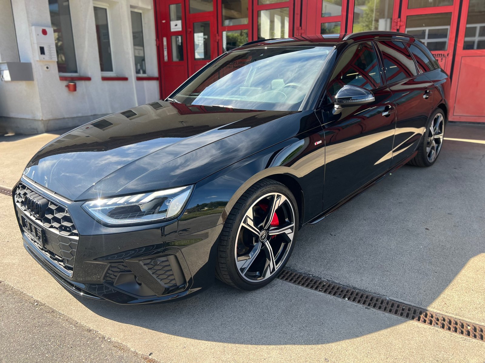 AUDI A4 Avant 40 TDI S line Attraction quattro S-tronic, Diesel, Second hand / Used, Automatic - 2