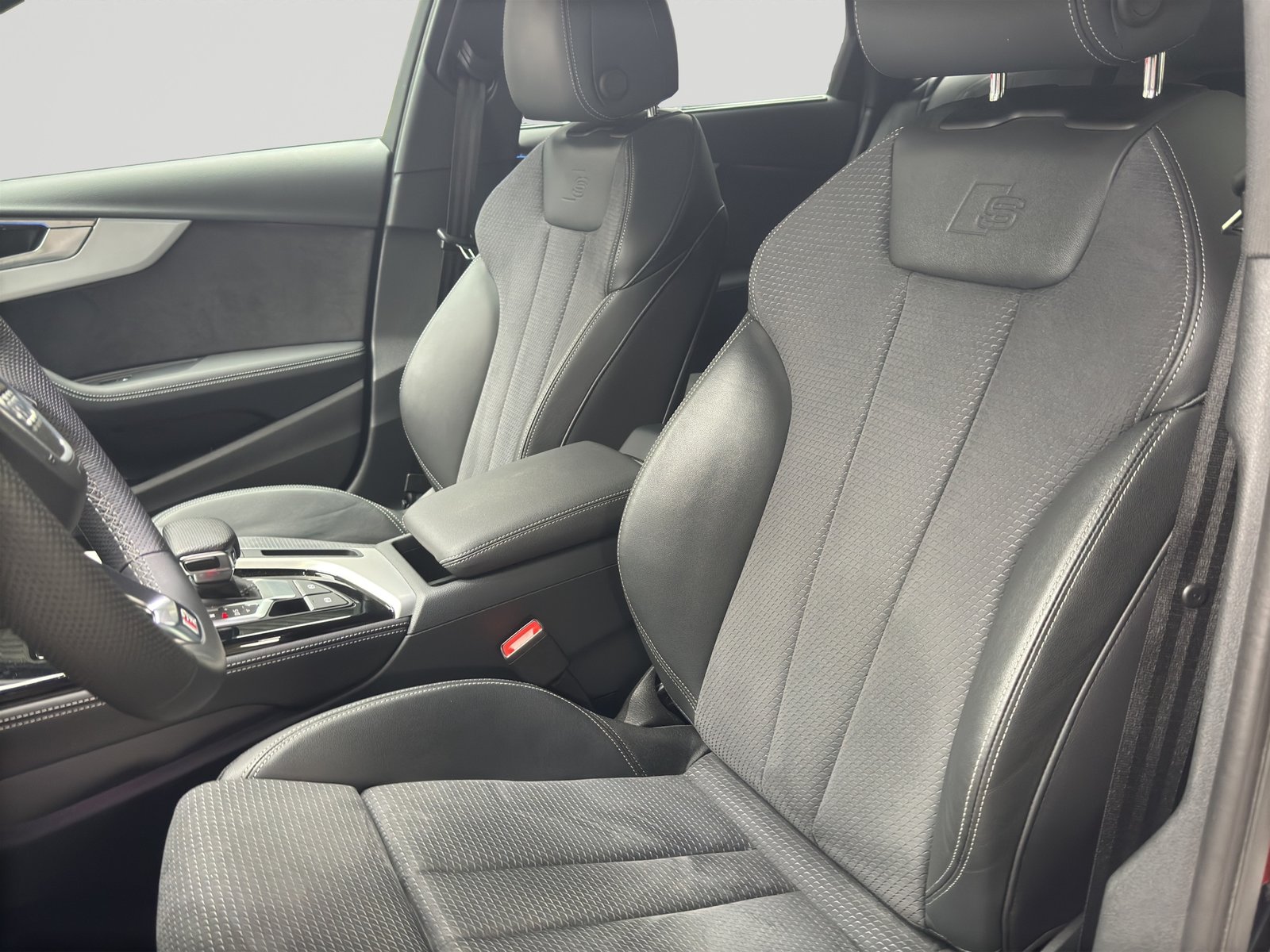 AUDI A4 Avant 40 TFSI S line S-tronic quattro S-Line, Mild-Hybrid Benzin/Elektro, Occasion / Gebraucht, Automatik - 6