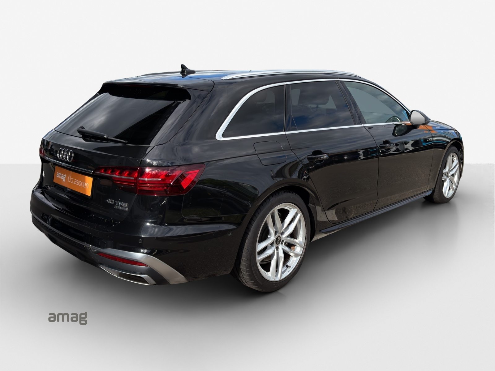 AUDI A4 Avant 40 S li S-tro qu, Petrol, Second hand / Used, Automatic - 5