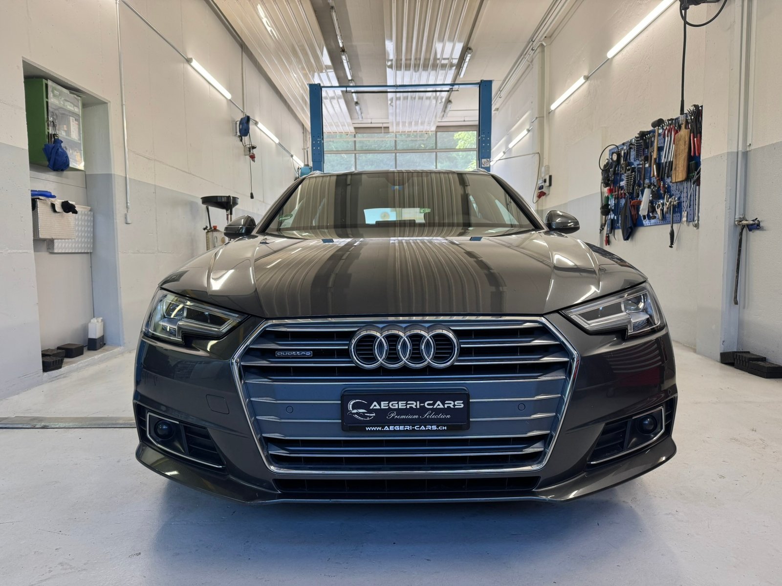 AUDI A4 Avant 2.0 TDI Design quattro S-tronic, Diesel, Second hand / Used, Automatic - 2