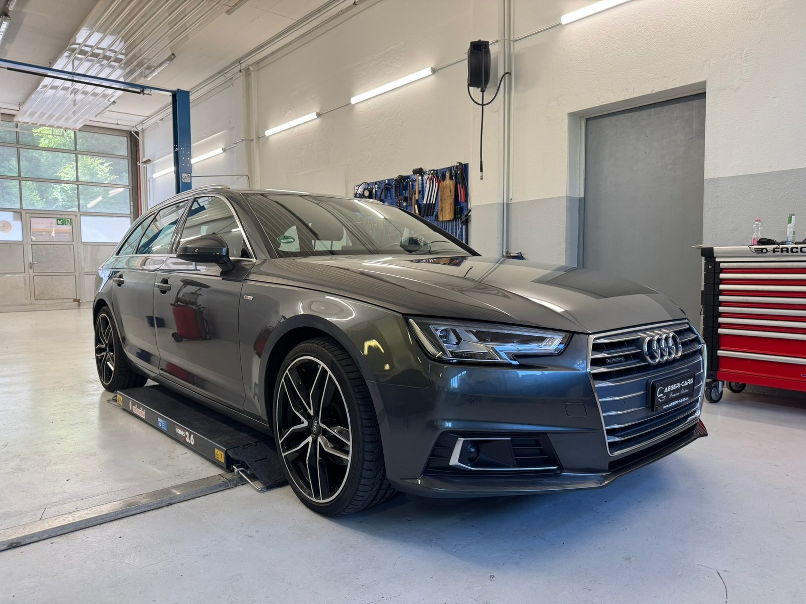 AUDI A4 Avant 2.0 TDI Design quattro S-tronic, Diesel, Second hand / Used, Automatic - 3