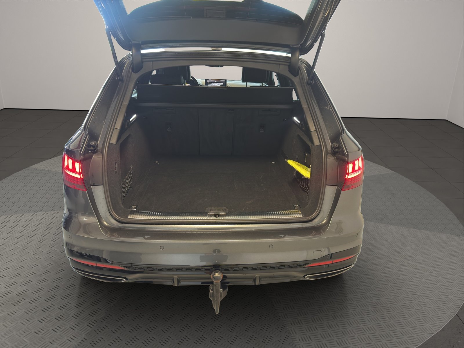 AUDI A4 Avant 40 TDI S line Attraction quattro S-tronic, Diesel, Occasion / Gebraucht, Automatik - 6